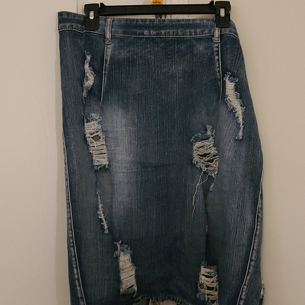 denim skirt